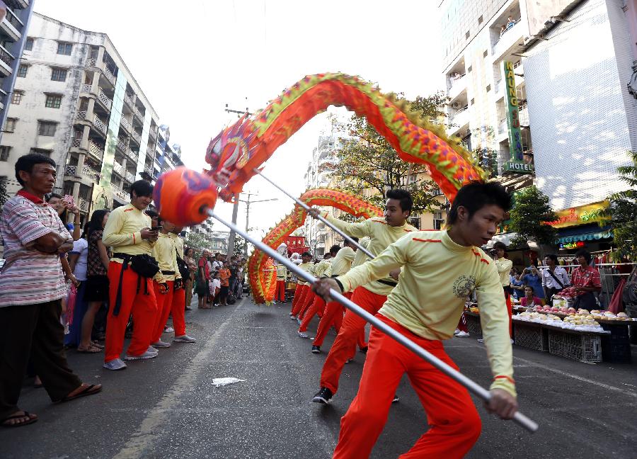（国际）（3）缅甸仰光唐人街举行狮龙巡游欢庆新春