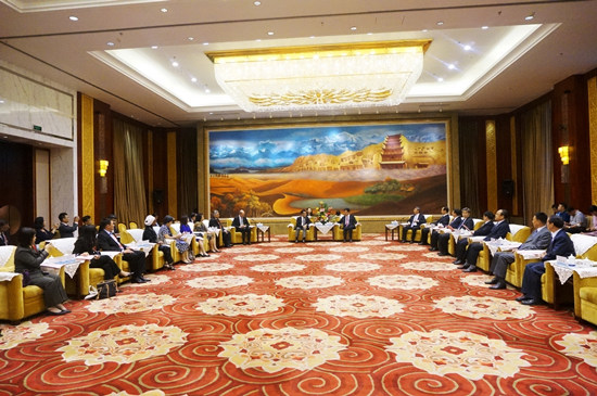 Governor Lin Duo of Gansu Province Met with Guests of Lanzhou Fair