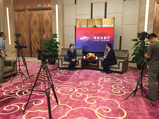 杨秀萍秘书长接受昆明电视台专访
